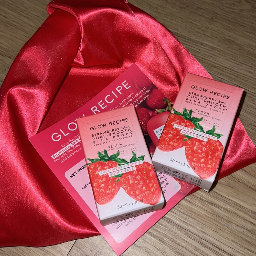 *TWO* NWT GLOW RECIPE "STRAWBERRY BHA PORE-SMOOTH BLUR DROPS" WITH BAG